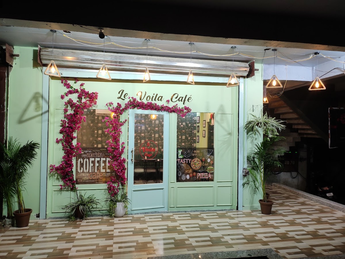 Le Voila Cafe