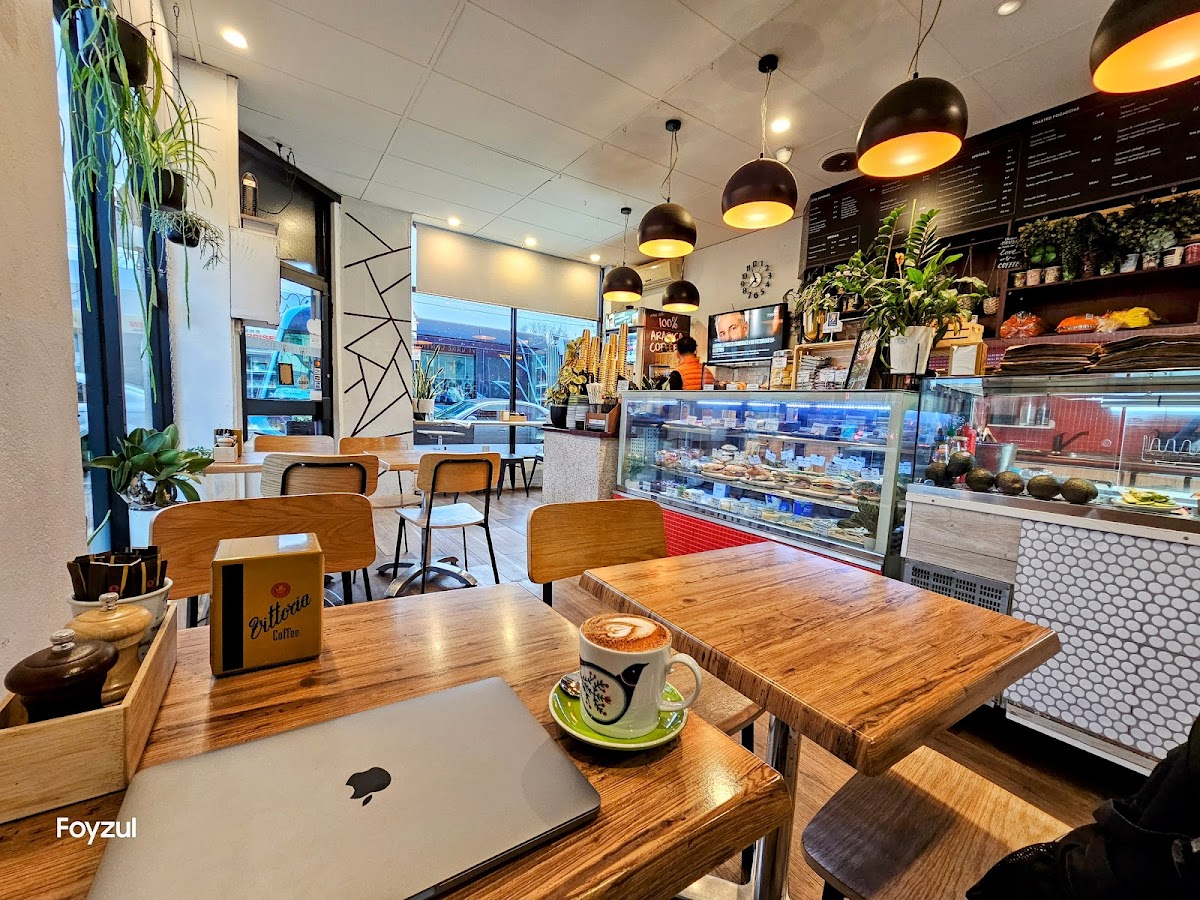 The Victoria Lounge Cafe & Sandwich Bar.