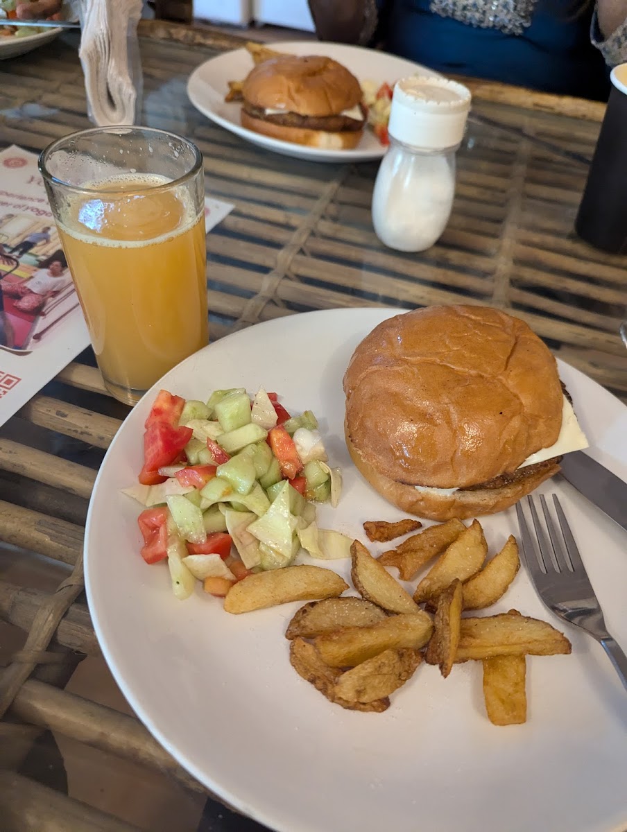 The Paradise Cafe & Juice Bar - 5