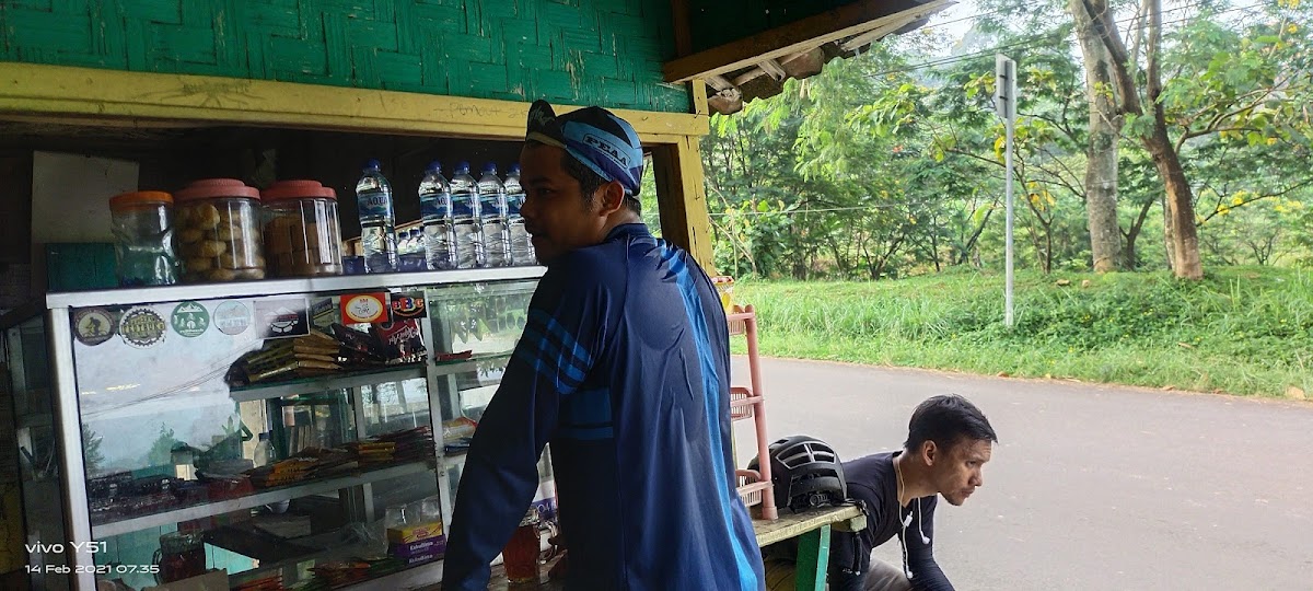 Warung Gerbang Bukit Pelangi Sentul