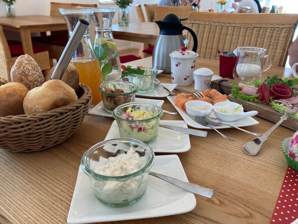 Dorflädchen Metzlos & Café. - 3