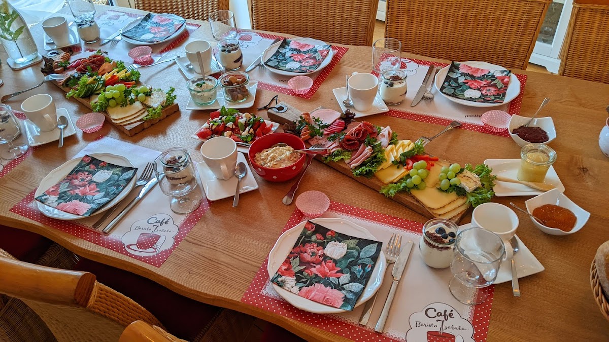 Dorflädchen Metzlos & Café. - 9