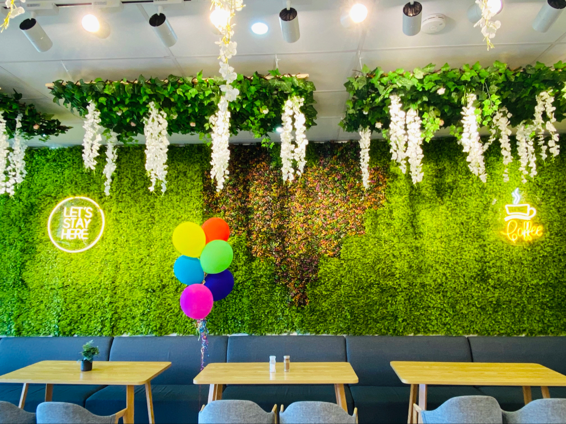 Desserted Cafe & Lounge