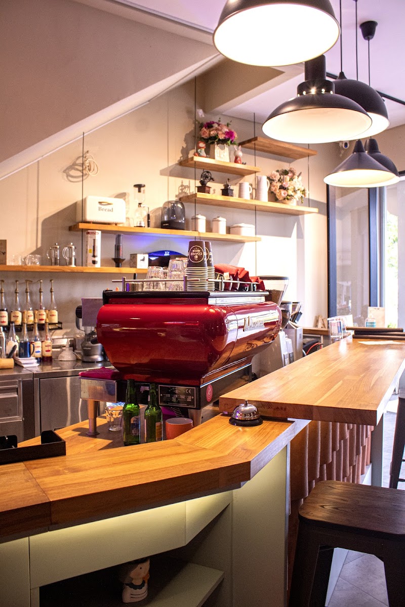 Little Red Café & Bar