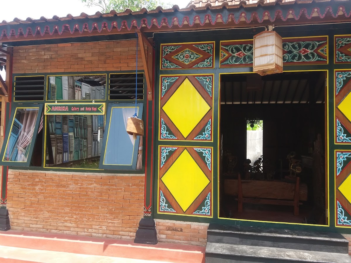 Amrina Café, Boutique and Gallery - 4