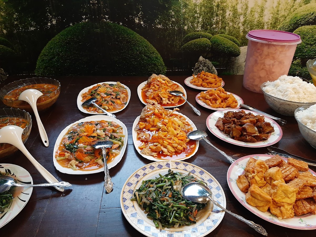 BK Cafe & Waroeng - 3