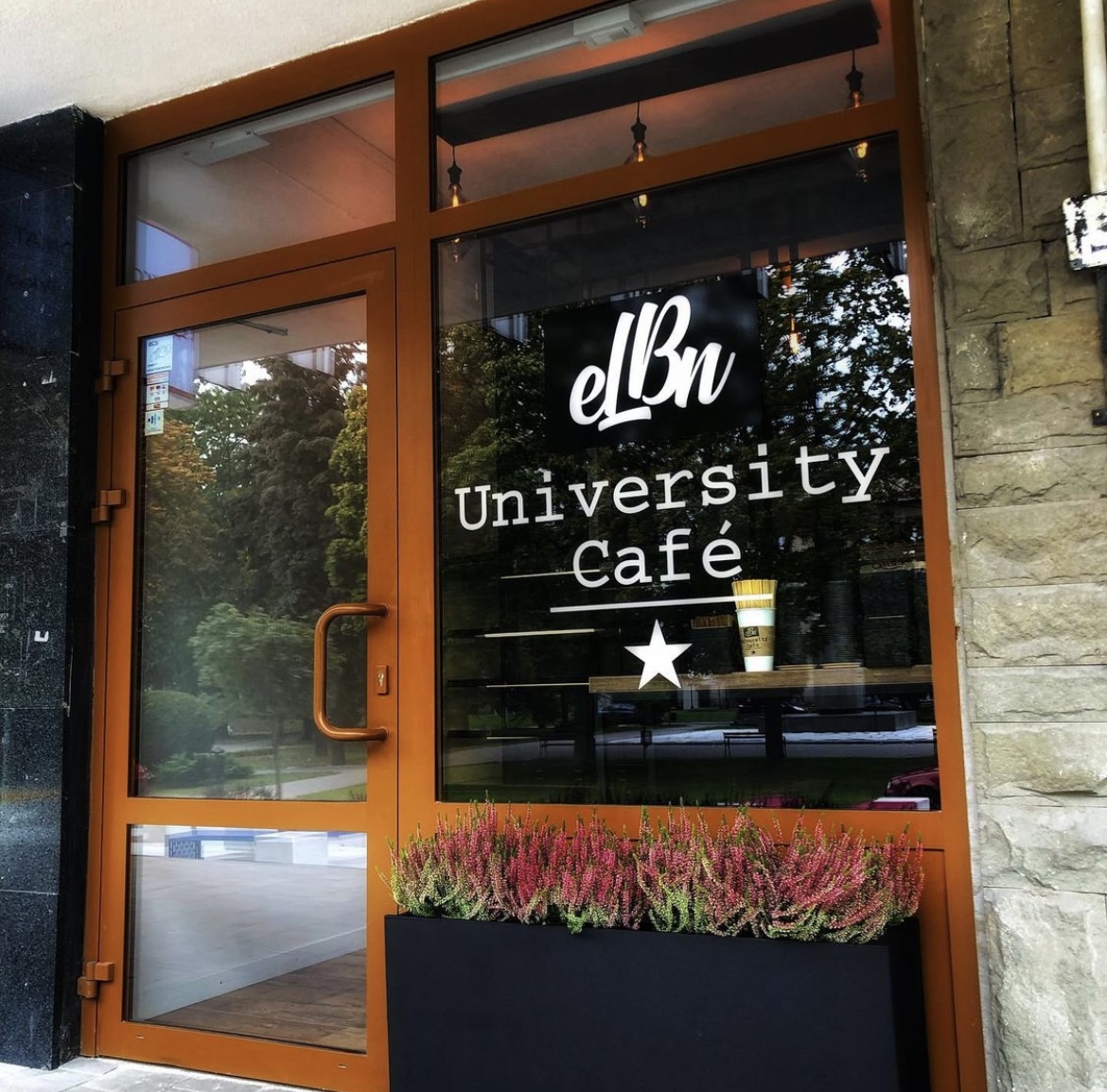 elBn University Café