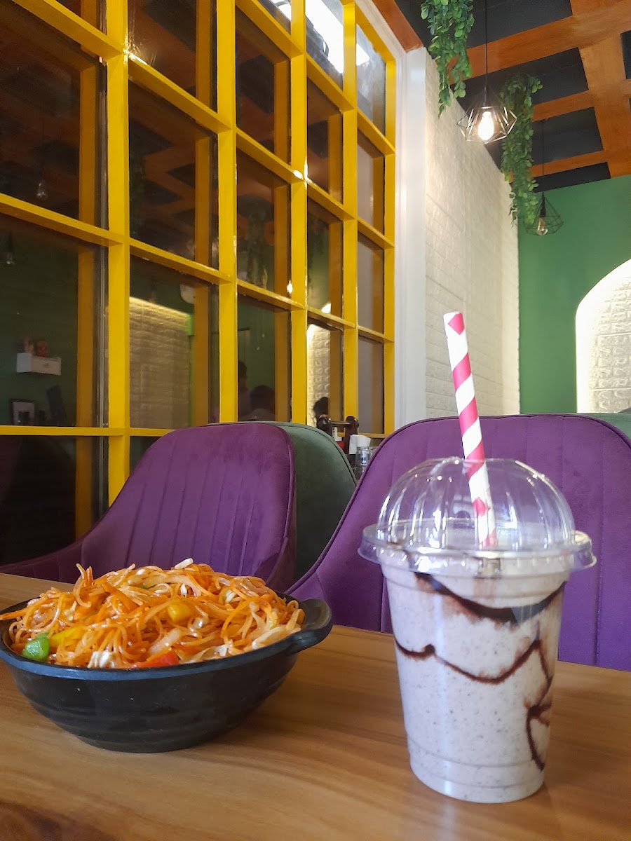 Dash N Dine Cafe - 3