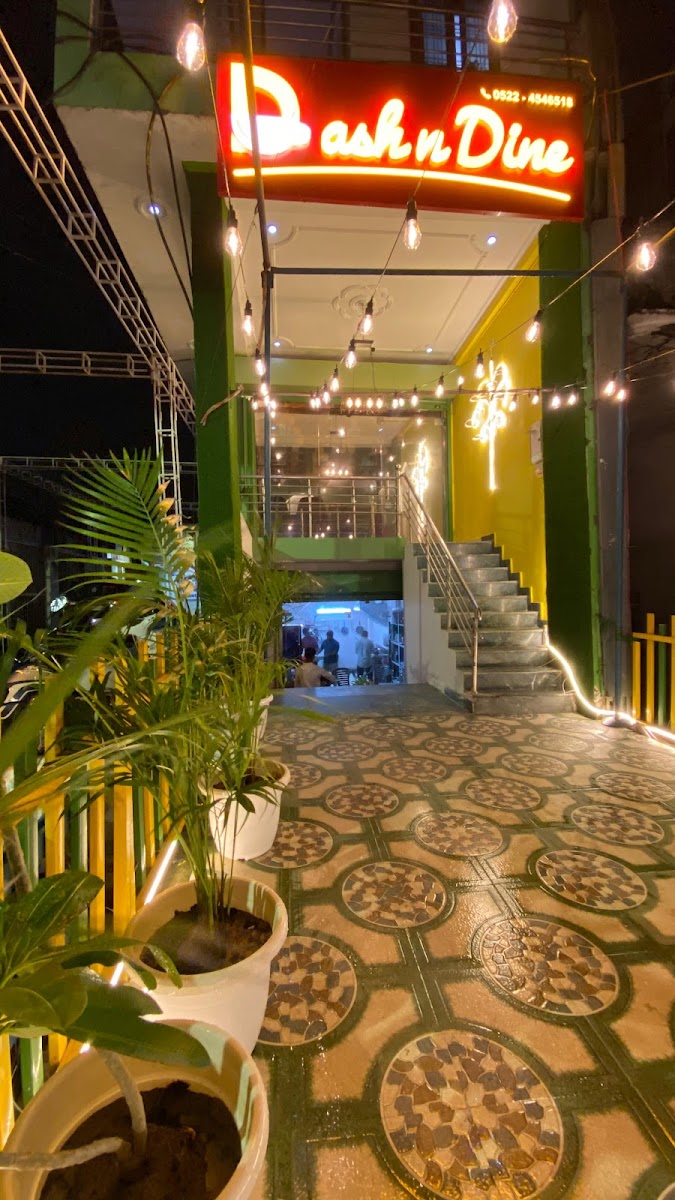 Dash N Dine Cafe - 7