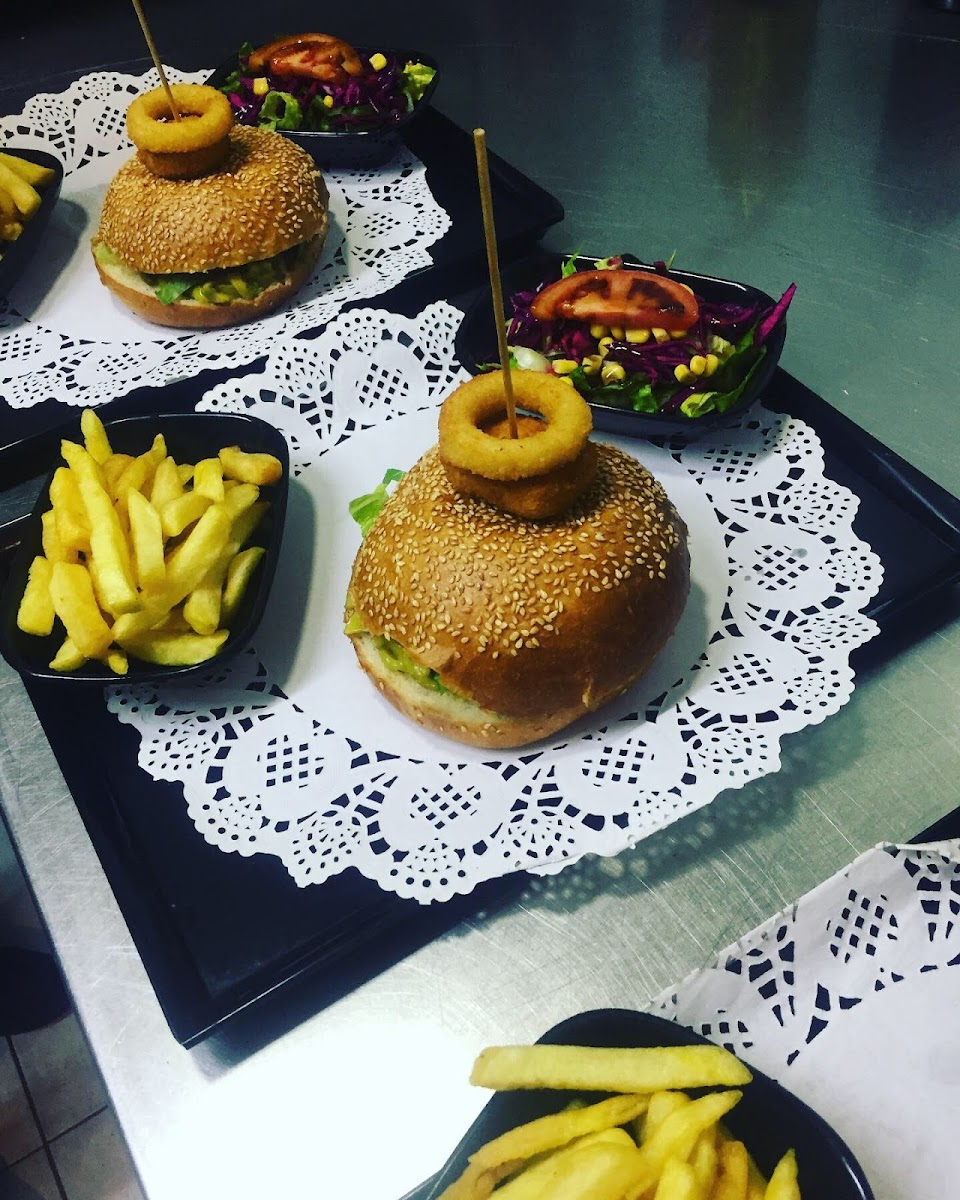 Munch Cafe Restaurant - 10