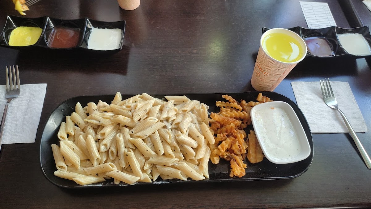 Munch Cafe Restaurant - 3