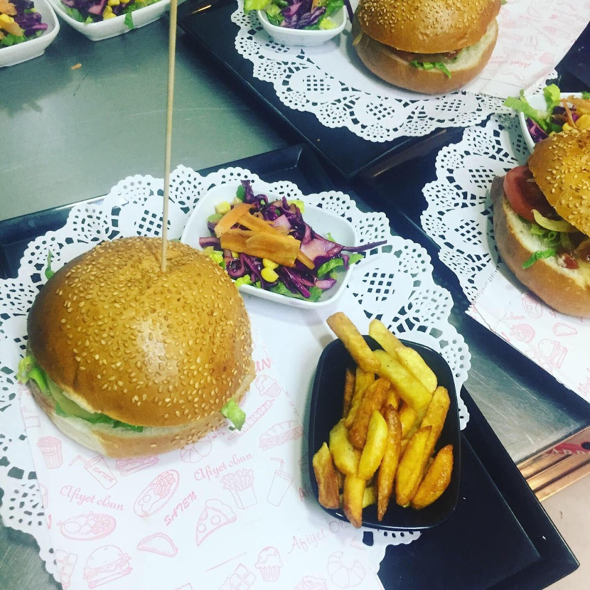 Munch Cafe Restaurant - 8