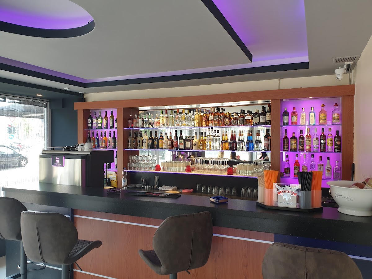 Bataq Café & Lounge