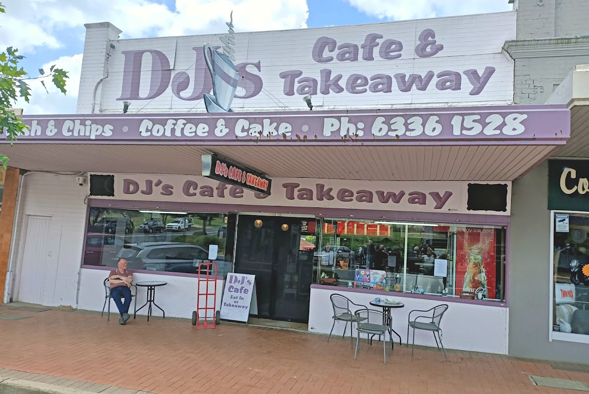 DJ's Cafe & Takeaway