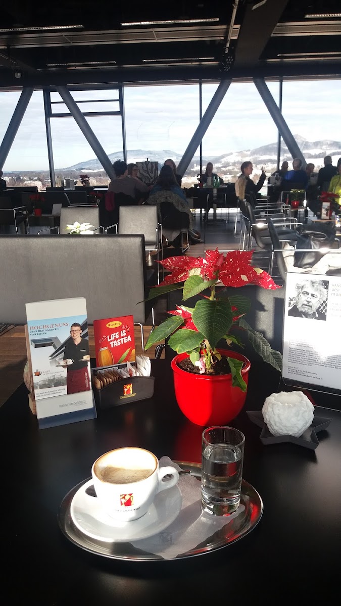 KOWALSKI café & bistro I panoramabar / Neue Mitte Lehen - 6