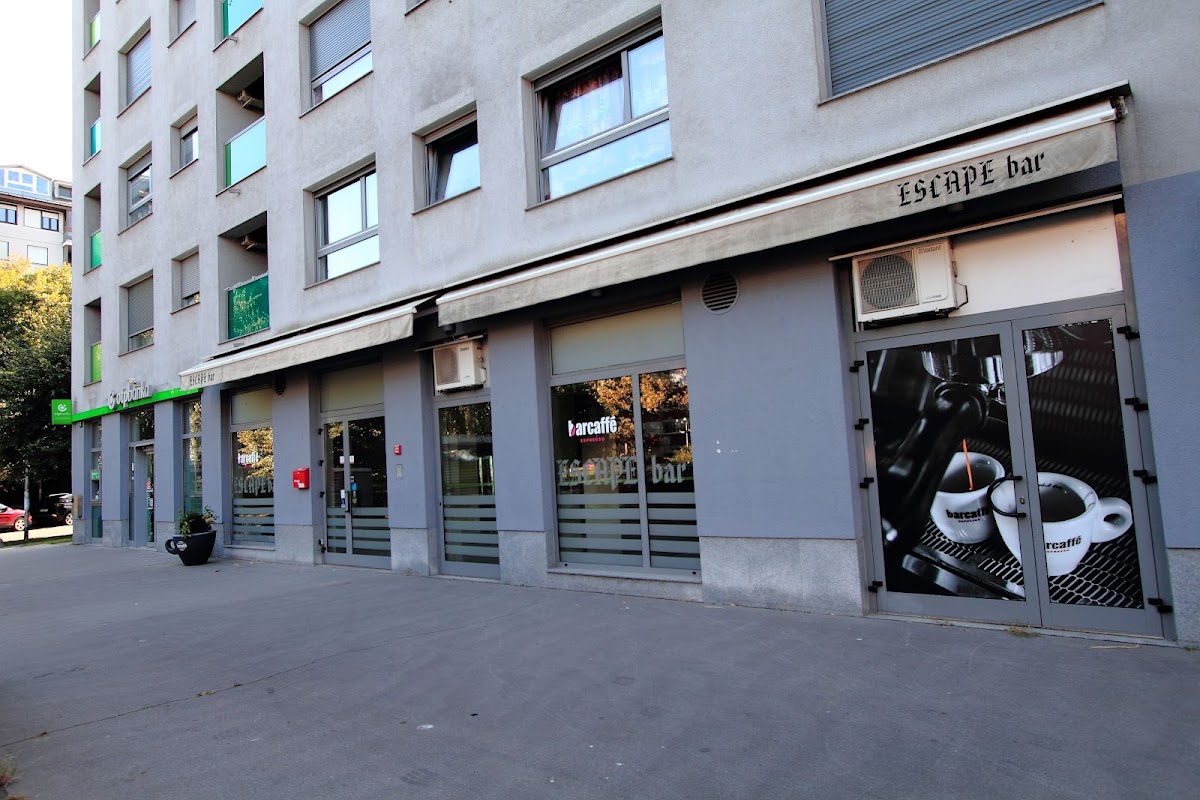 Escape Caffe Bar - 2