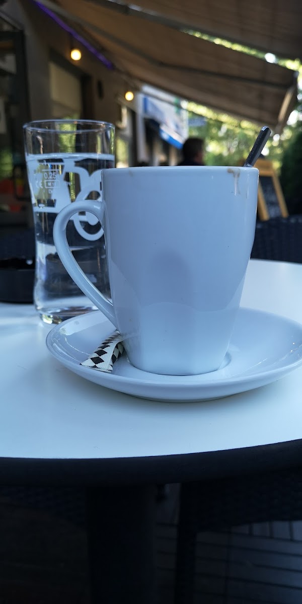 Escape Caffe Bar - 9