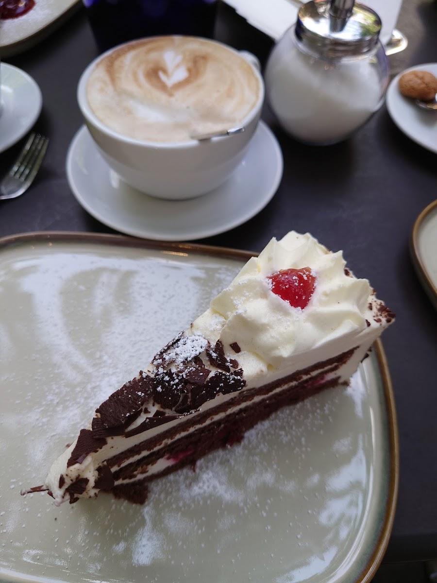 Denny's Cafe & Wein - 10