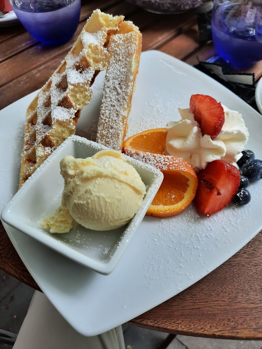 Denny's Cafe & Wein - 9