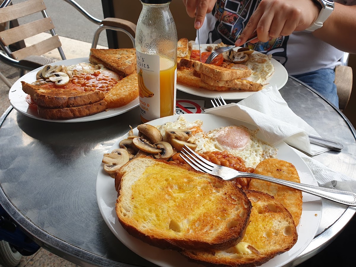 Centre Court Take Away - 6