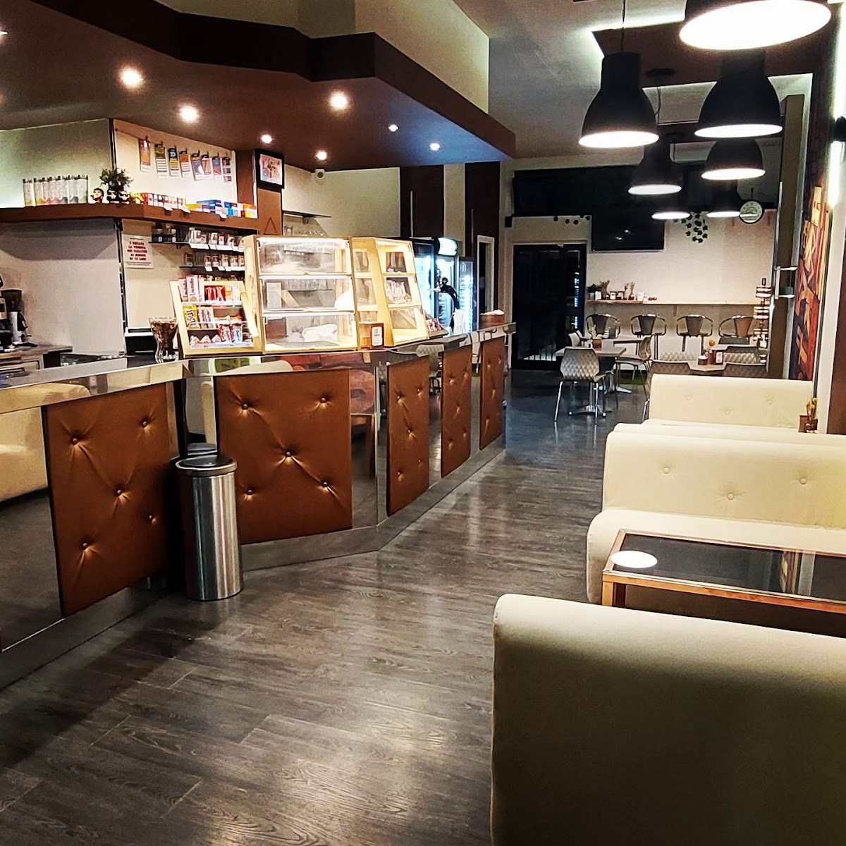 Bar Cafè NOIR _da CARLO_