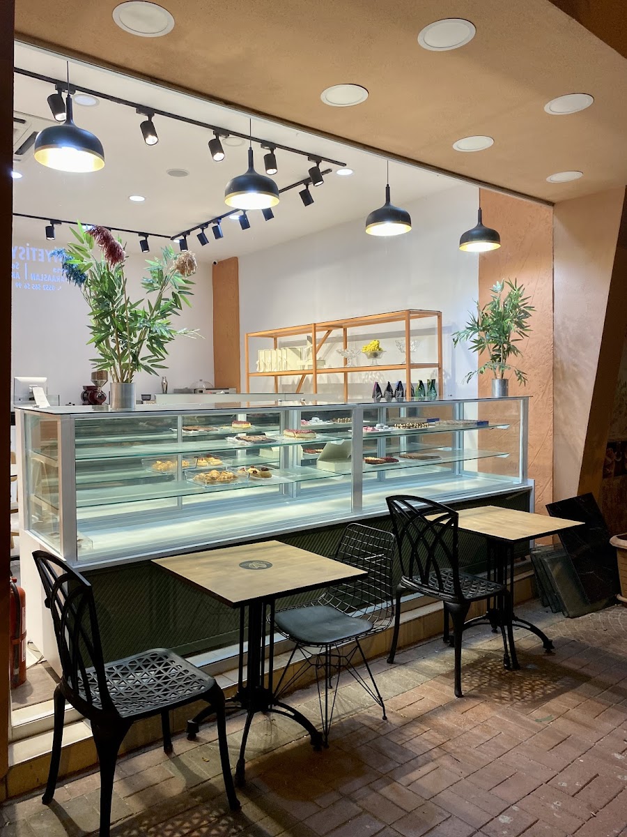 Happy Nest chocolate cafe