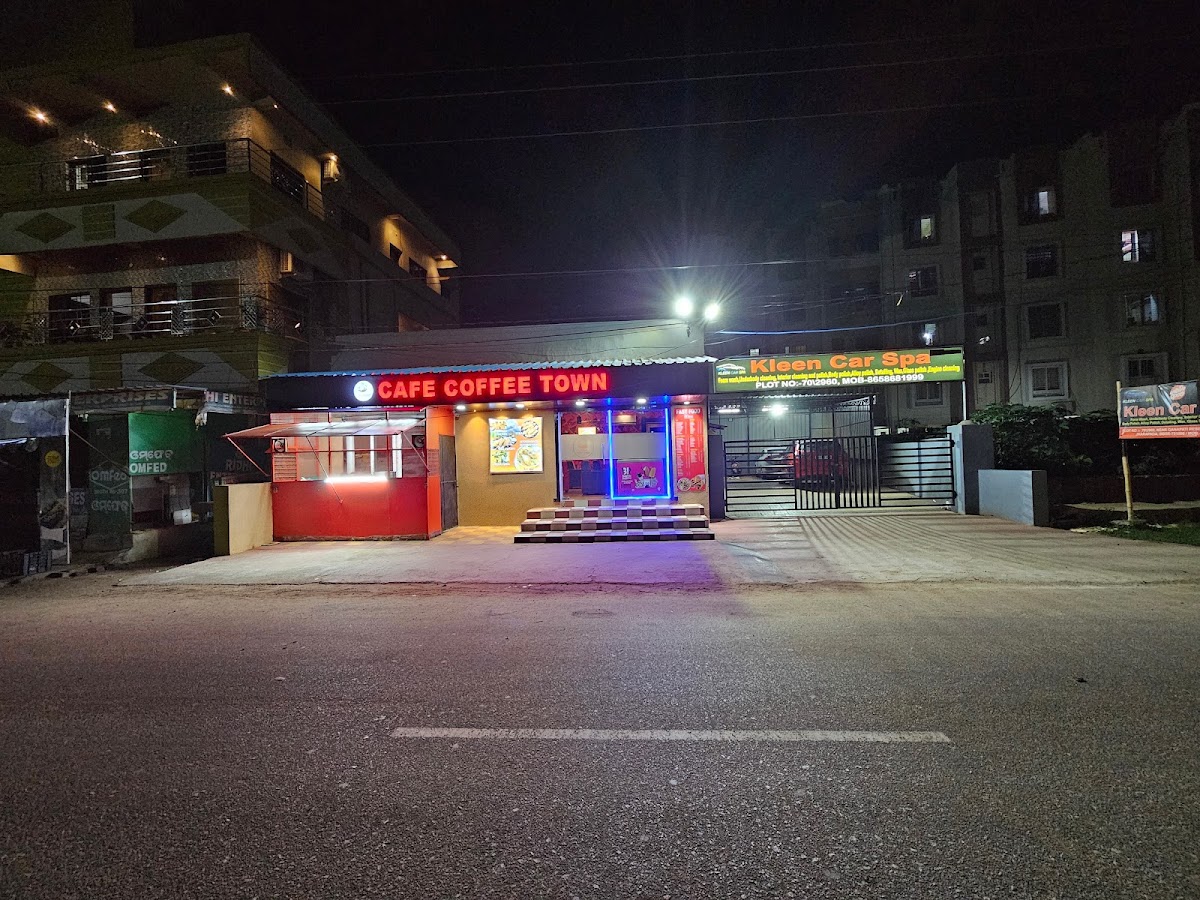 Cafe coffee town - 4