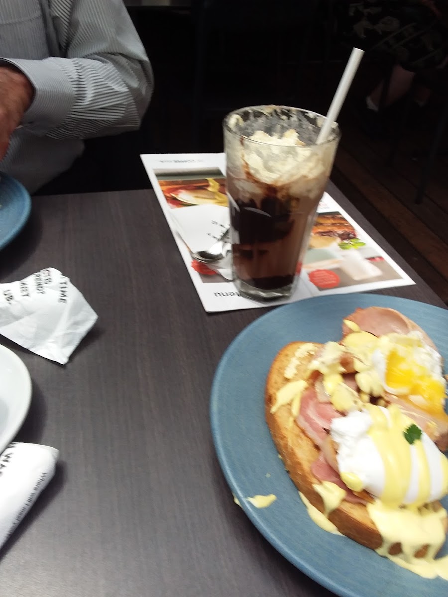 The Coffee Club Café - Brisbane Supreme Courts - 5