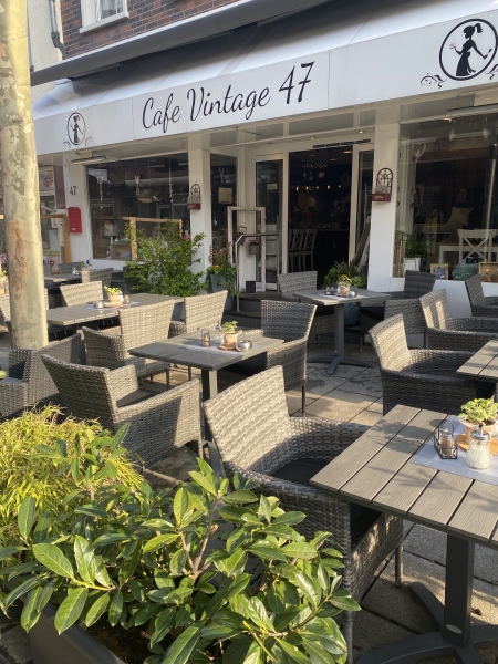 Cafe Vintage 47