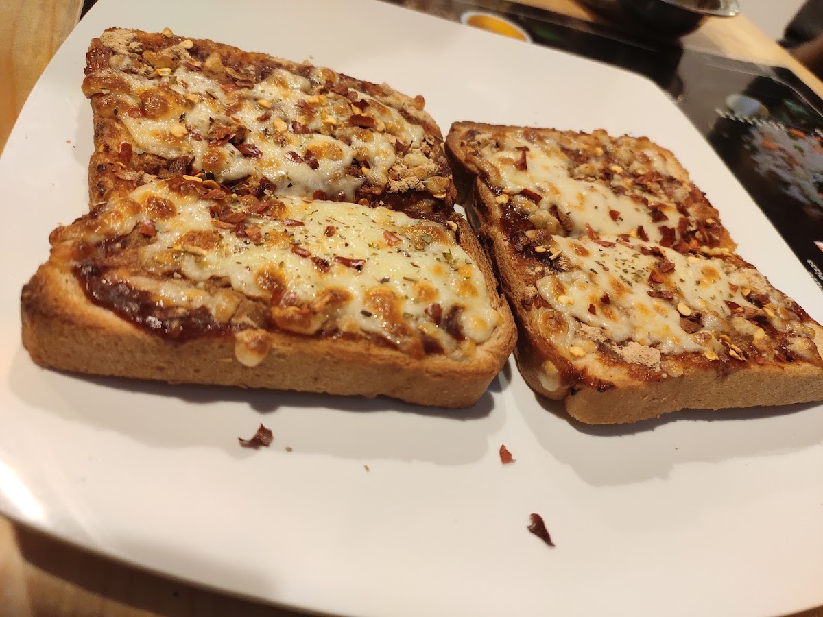 Tonguestun Cafe - 10