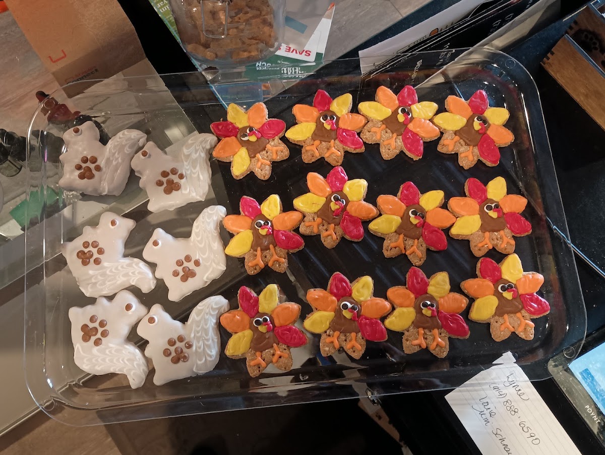 Smokey's Doggy Cafe - 6