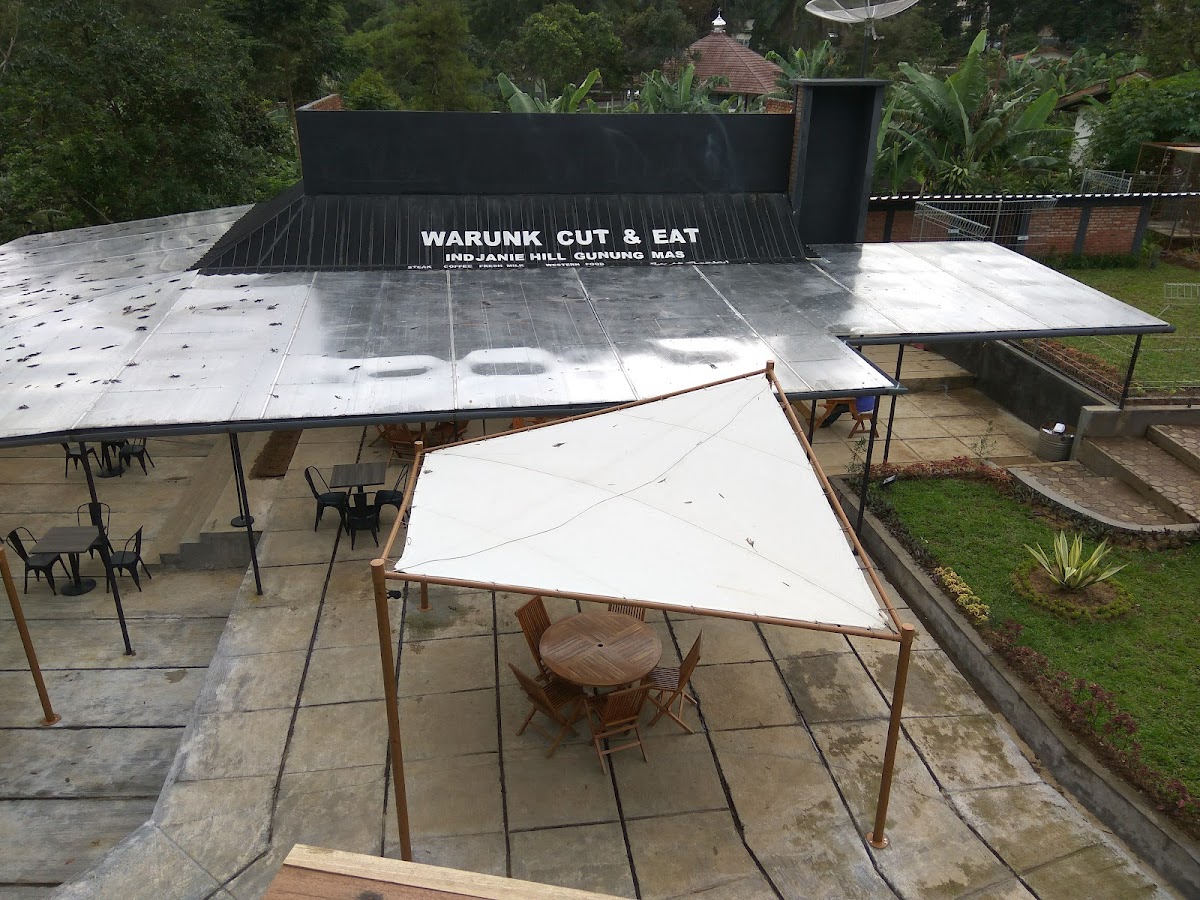Warunk Cut & Eat Gunung Mas