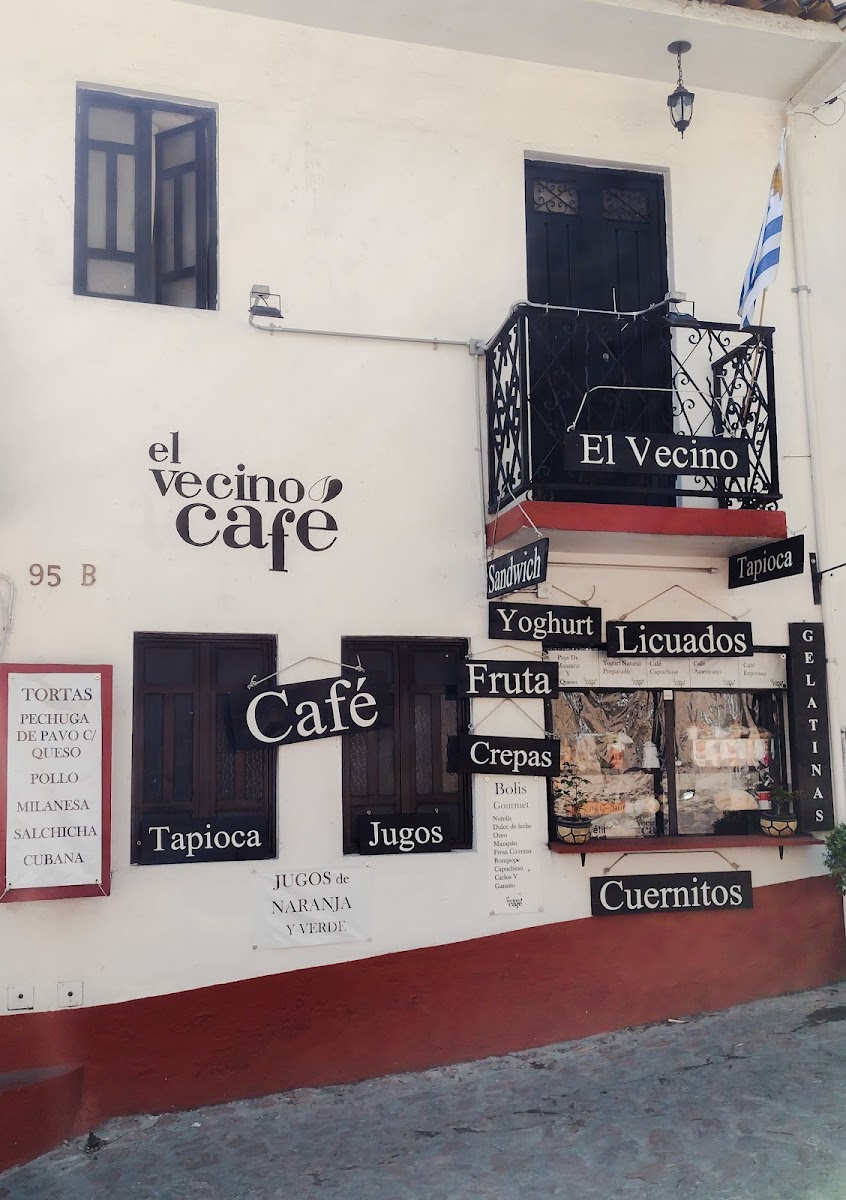 El Vecino Café - 1