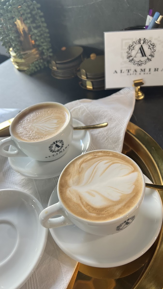 Altamira Cafe & Bar - 9