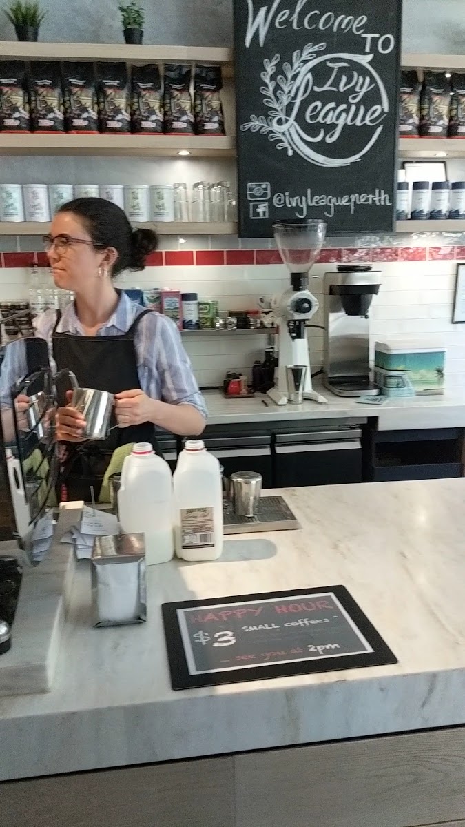 Kinky Lizard on Hay - 2