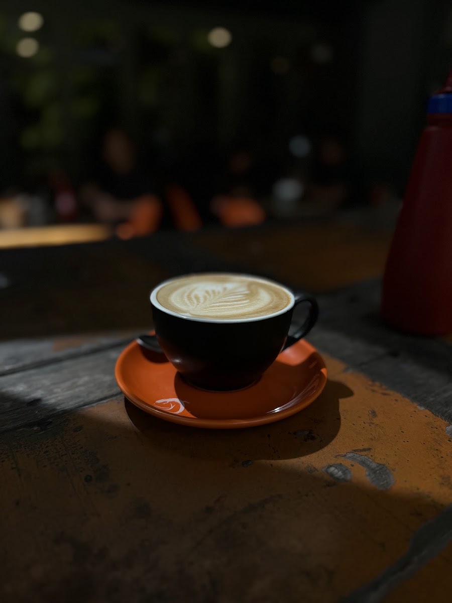 Kinky Lizard on Hay - 5