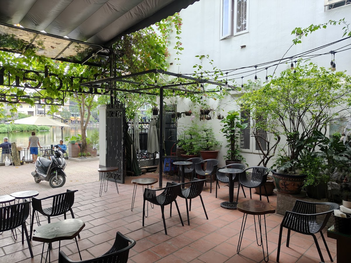 Garden Coffee Đội Cấn