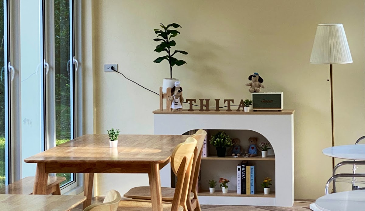 t h i t a. roaster and bakery