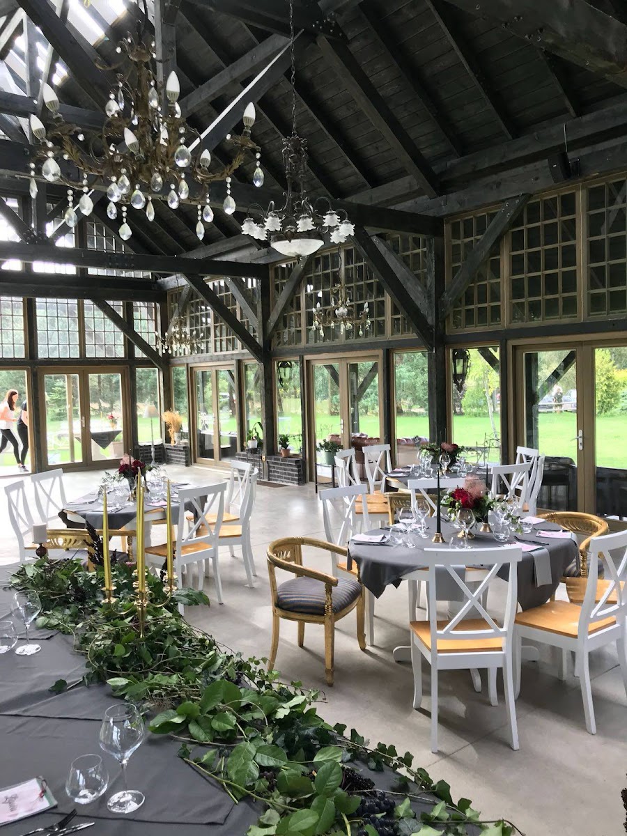 Zelta Ola, kafejnīca