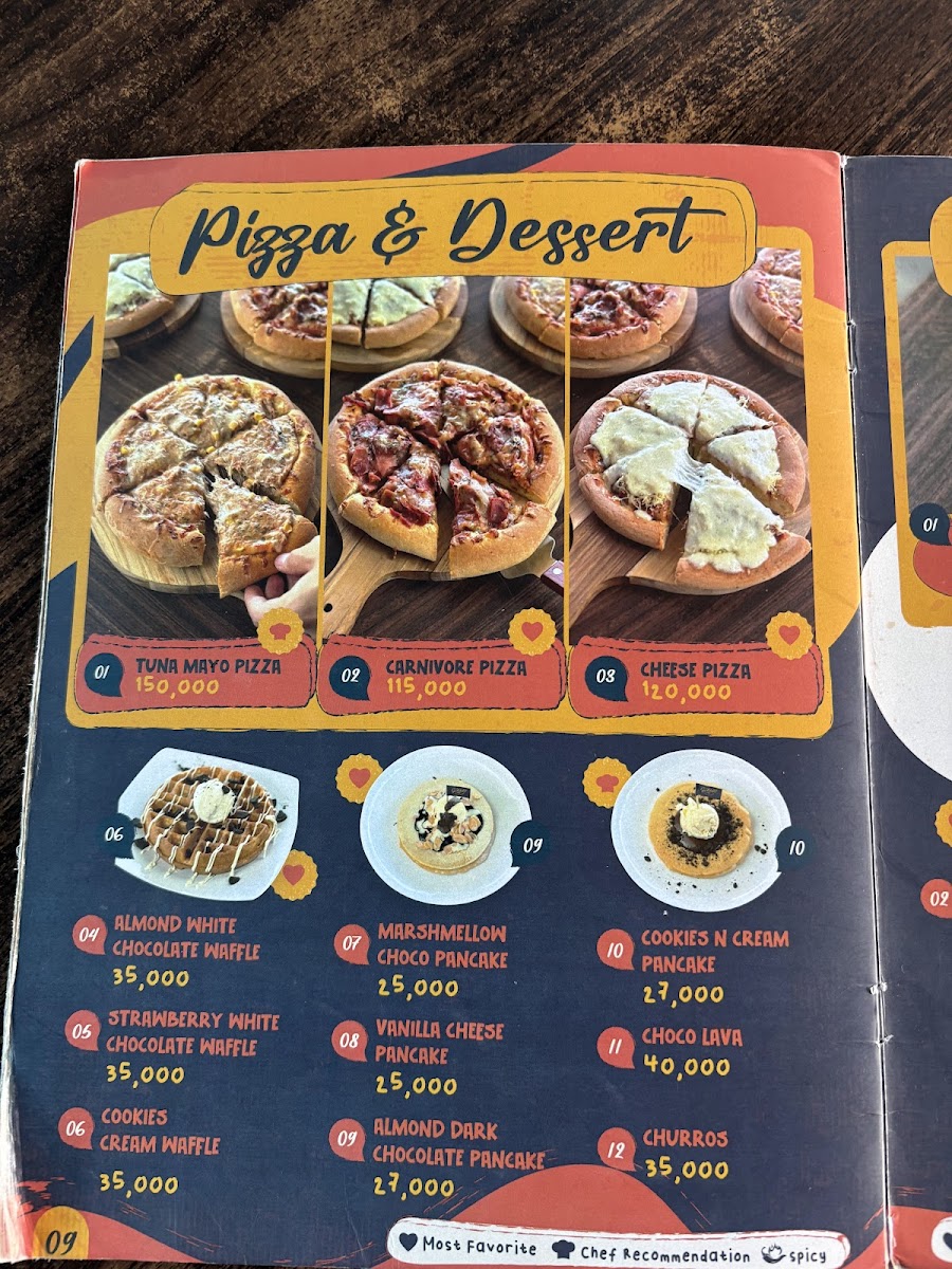 Golden Cafe & Bistro Larantuka - 2