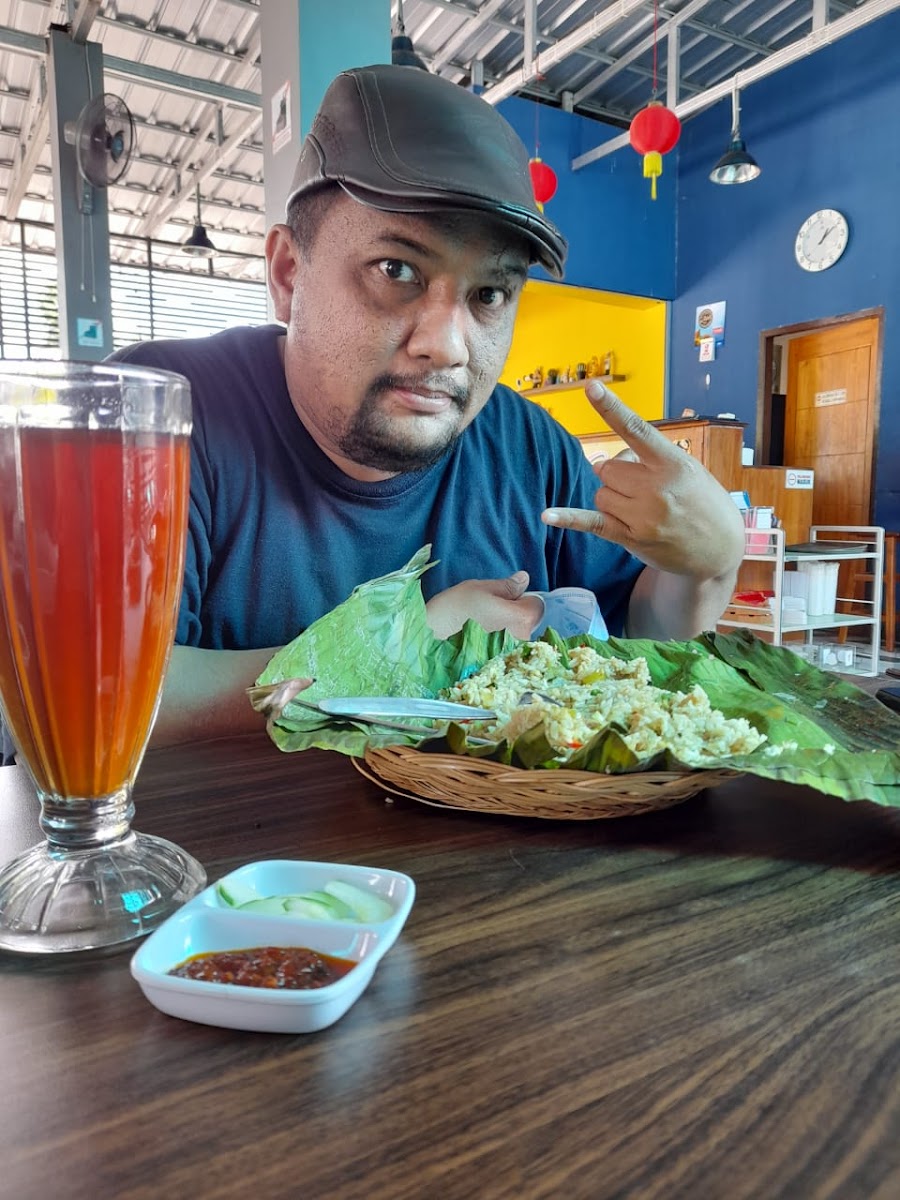 Golden Cafe & Bistro Larantuka - 5