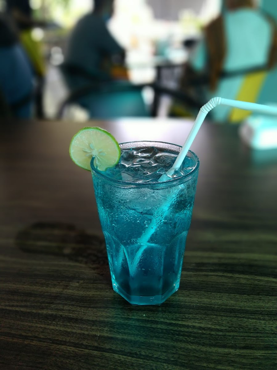 Golden Cafe & Bistro Larantuka - 6