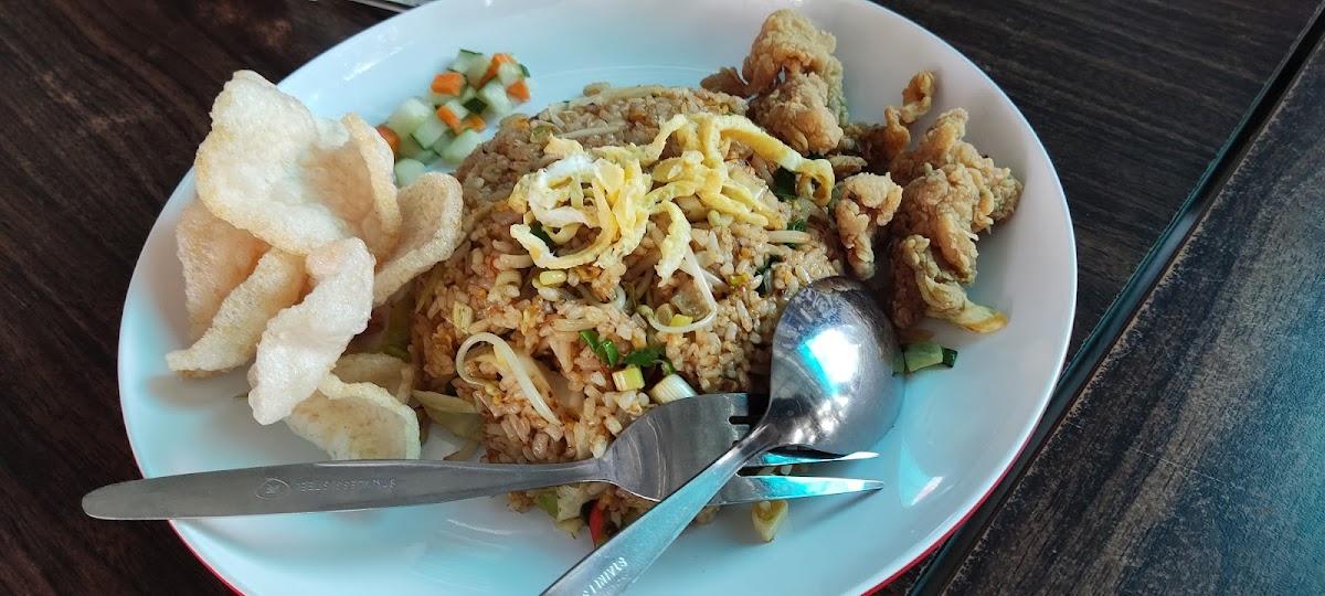 Golden Cafe & Bistro Larantuka - 7