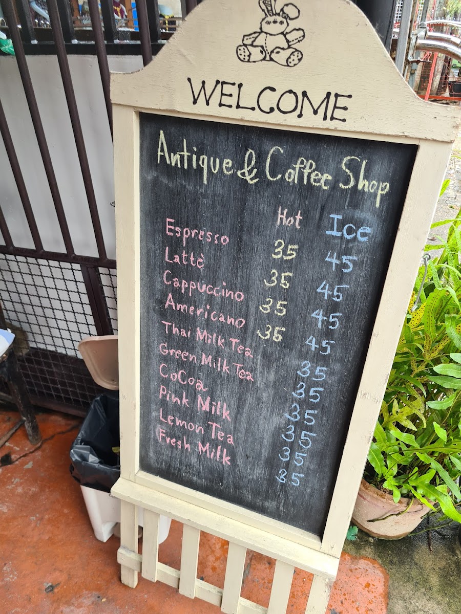 AM.TONY Antique & Coffee - 6