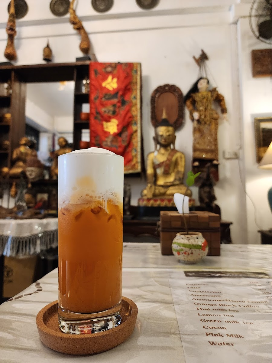 AM.TONY Antique & Coffee - 7