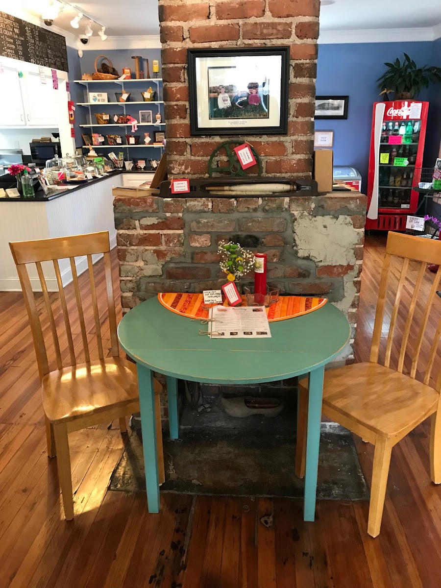 Yum-Yum Snack Shop & Cafe