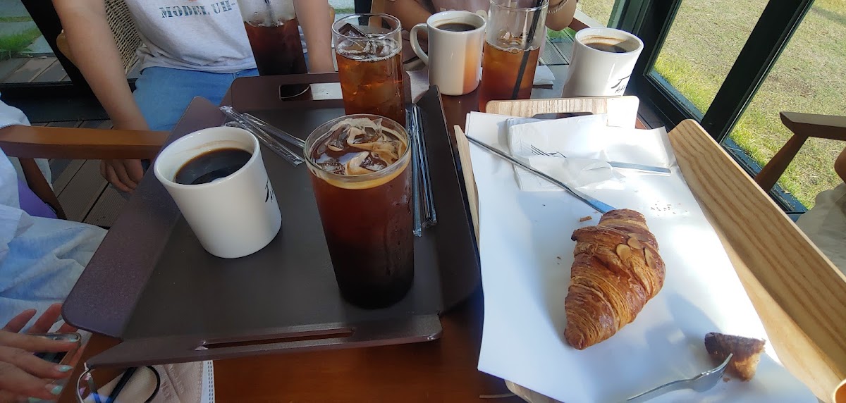 Cafe Lilac Garden - 7