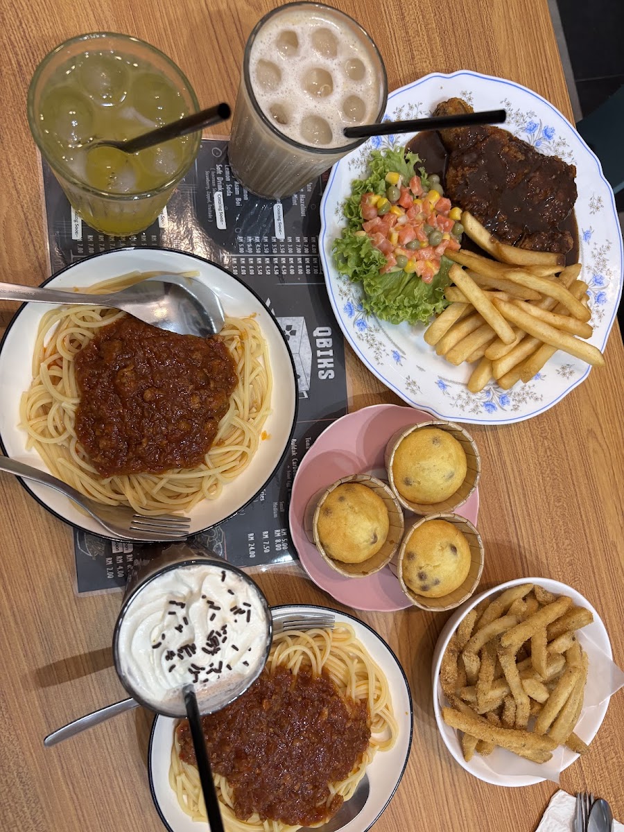 Qbiks Gaming Cafe - 6