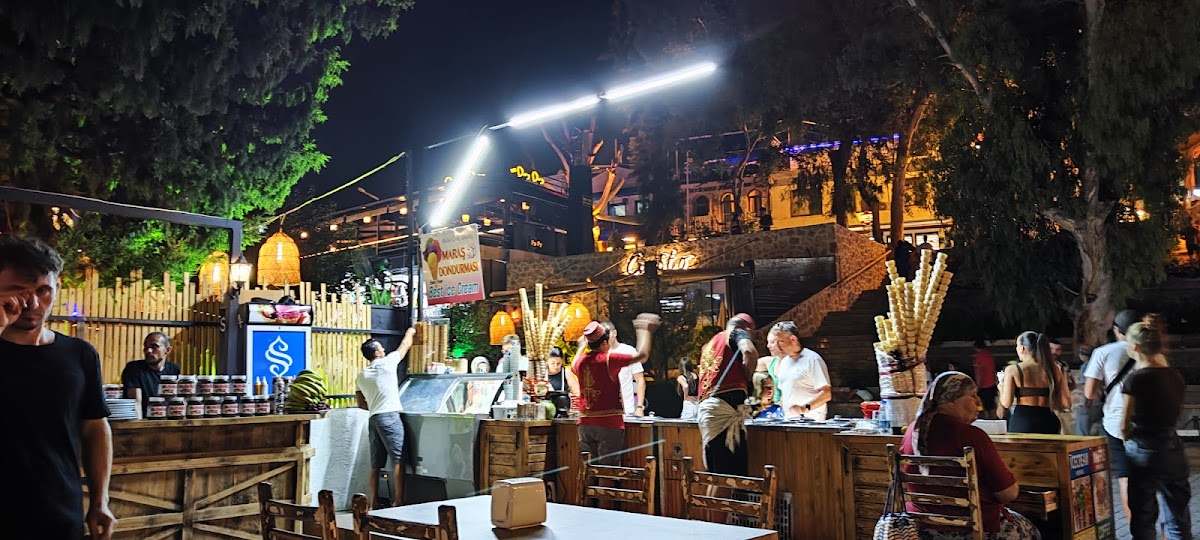 Cafe Diriliş Dondurma Waffel