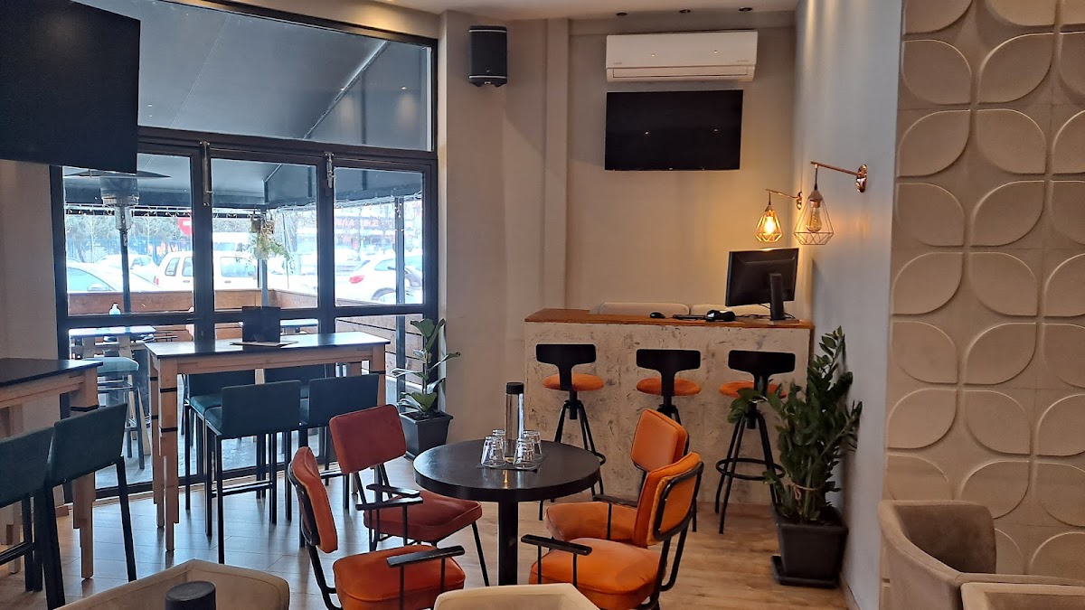 Korniza Cafe Bar & More